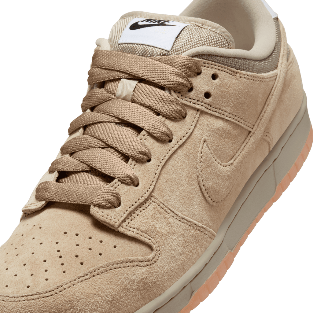 Nike SB Dunk Low Pro B Shoe - Parachute Beige / Parachute Beige - Desert Khaki - White