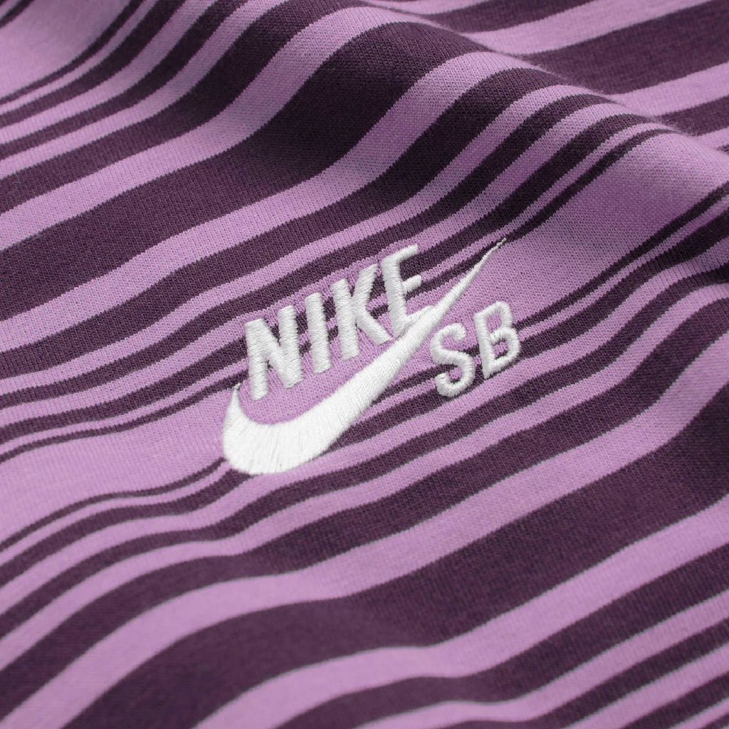 Nike SB Stripe T Shirt - Plum Dust - logo